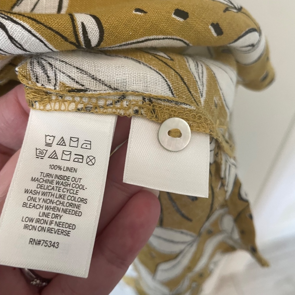 RACHEL ZOE 100% LINEN  MEDIUM GOLD AND WHITE BUTTON DOWN SHIRT - Picture 5 of 8